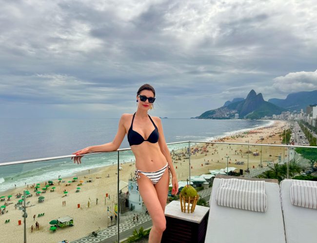 Júlia Pereira curte férias no sul e sudeste do Brasil