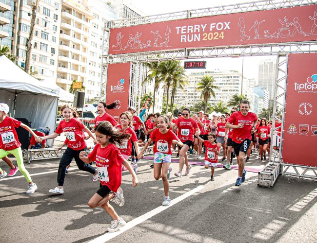 Maple Bear realiza corrida solidária em Copacabana em prol da luta contra o câncer